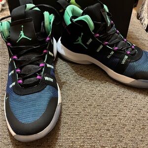 Air Jordan Black and Teal Sneakers Jumpman 2020